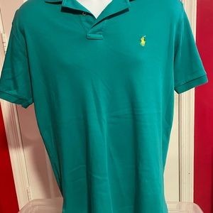 Sea foam Polo shirt! This fit is comfy and soft to the touch!